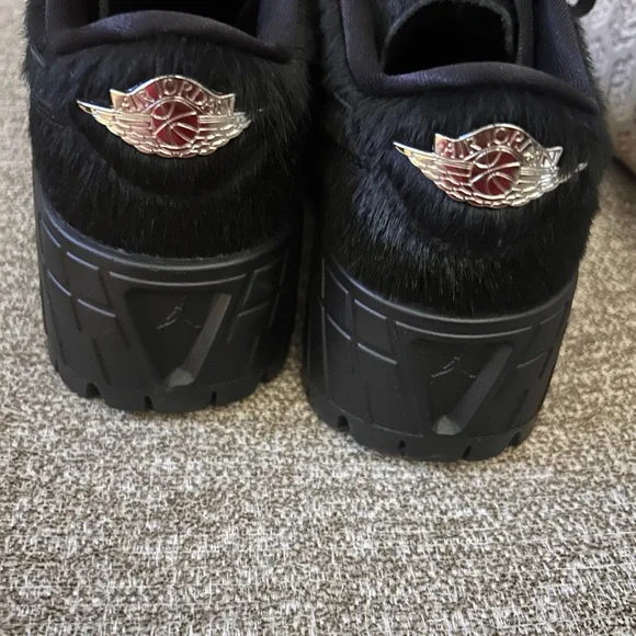 NWOT (WMNS) Air Jordan 1 Low Brooklyn 'Black Gym Red' size 5 - Picture 5 of 8